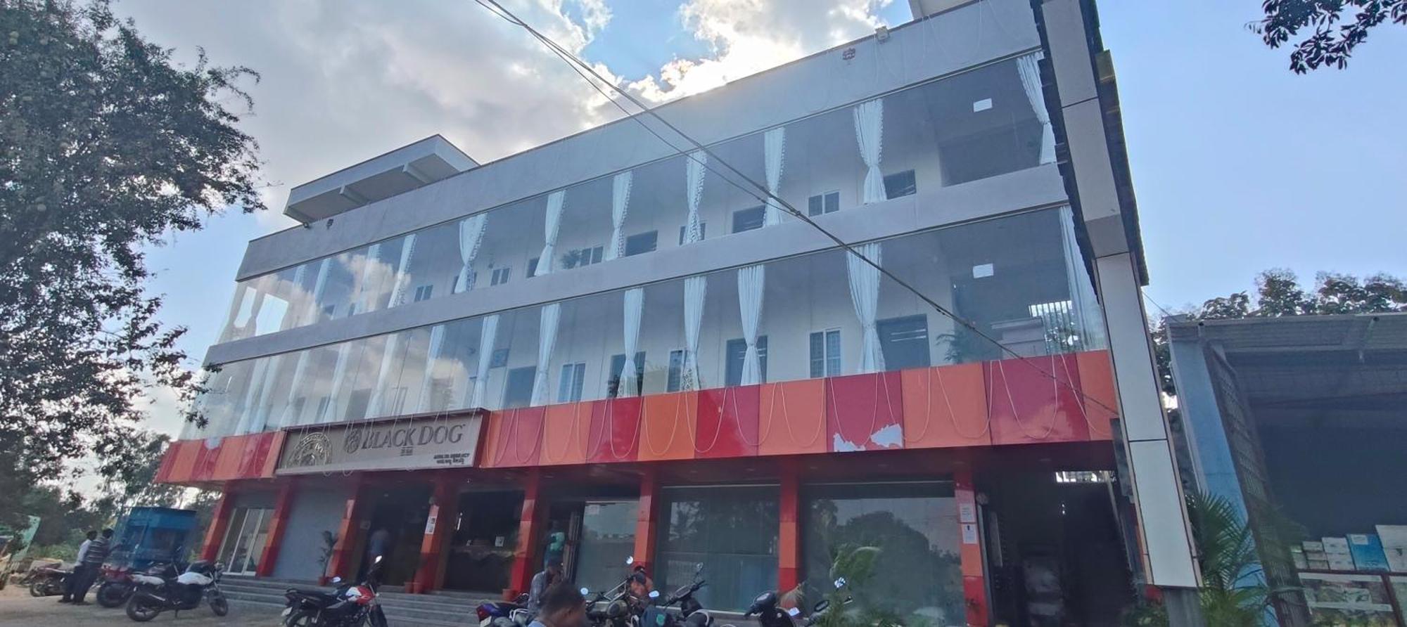 Hotel Amulya Regency Bayappanhalli Bagian luar foto
