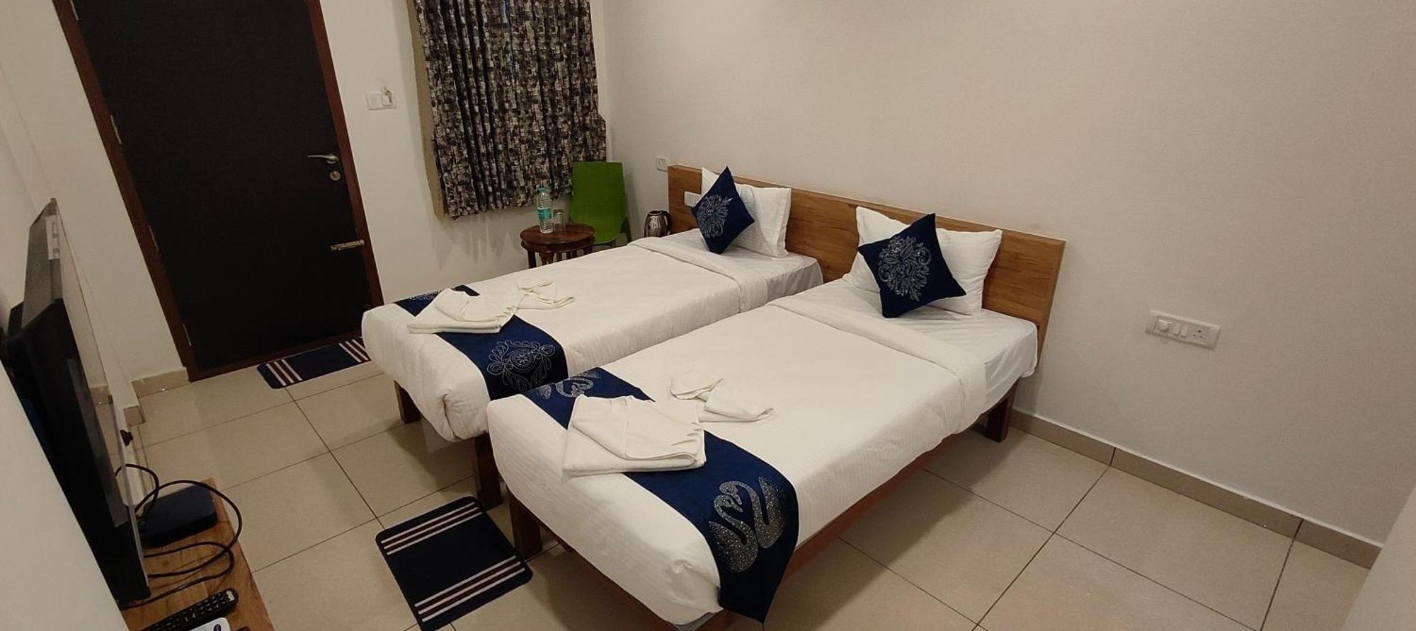 Hotel Amulya Regency Bayappanhalli Bagian luar foto