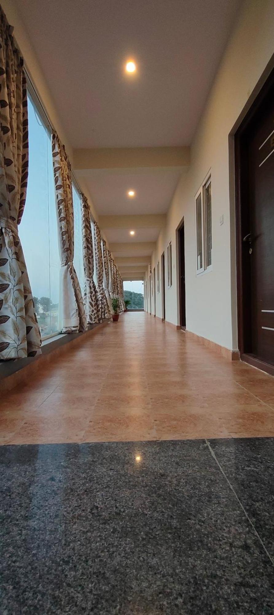 Hotel Amulya Regency Bayappanhalli Bagian luar foto